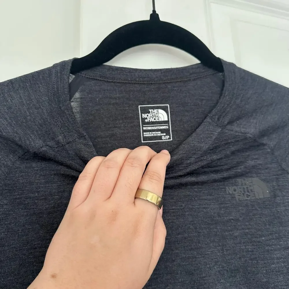 The North Face (S) Wool Base Layer Charcoal Gray Crewneck Long Sleeve Logo Shirt - Picture 3 of 5